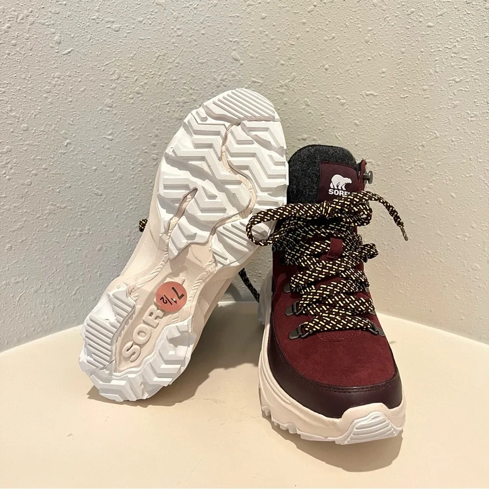 Sorel Kinetic Breaktrue Conquest Waterproof Women’s Booties Size 7.5 NEW
